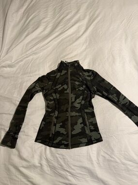 lululemon athletica Camo Zip-Up Jacket - Black & Olive